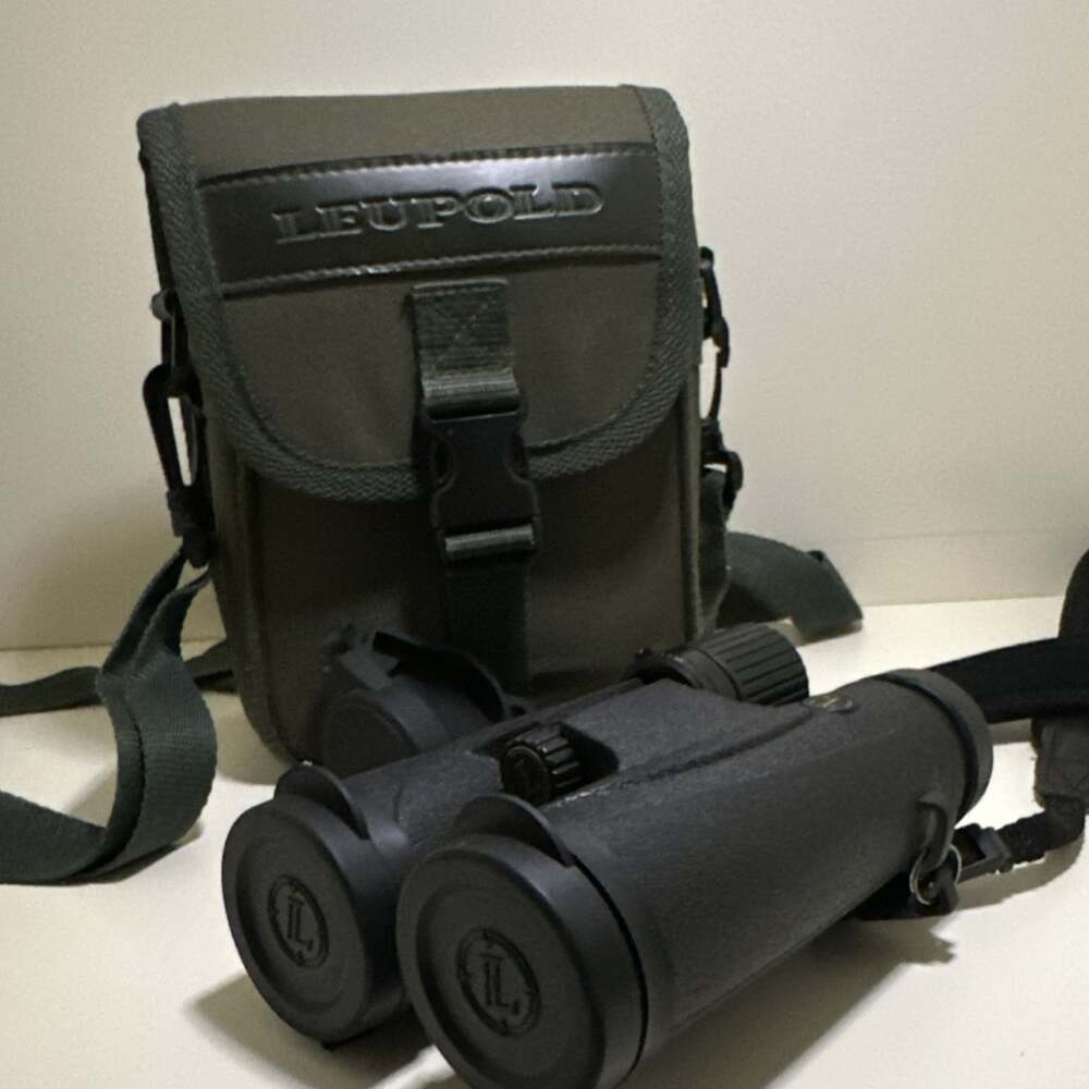 Leupold BX-4 HD McKinley 8x42 Black Binoculars Roof Prism w/ Case & Covers